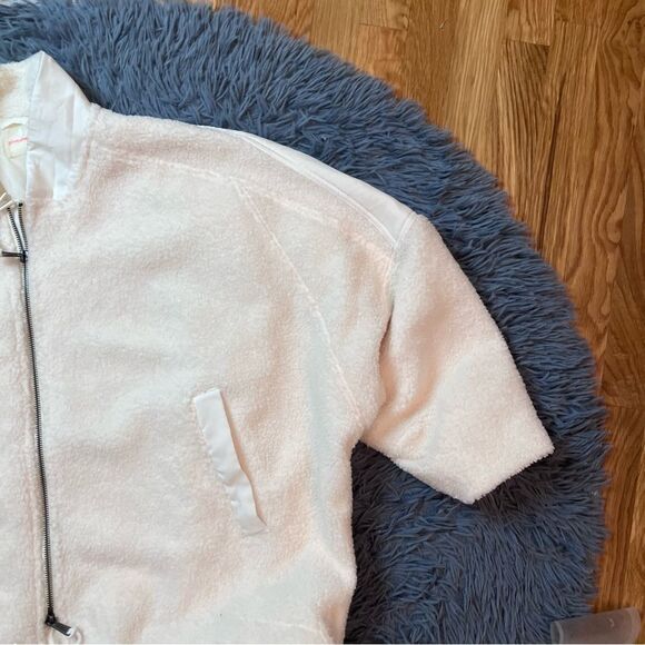 Free People FP Movement White Fleece Plush Fluffy Jacket Size M - Picture 2 of 7